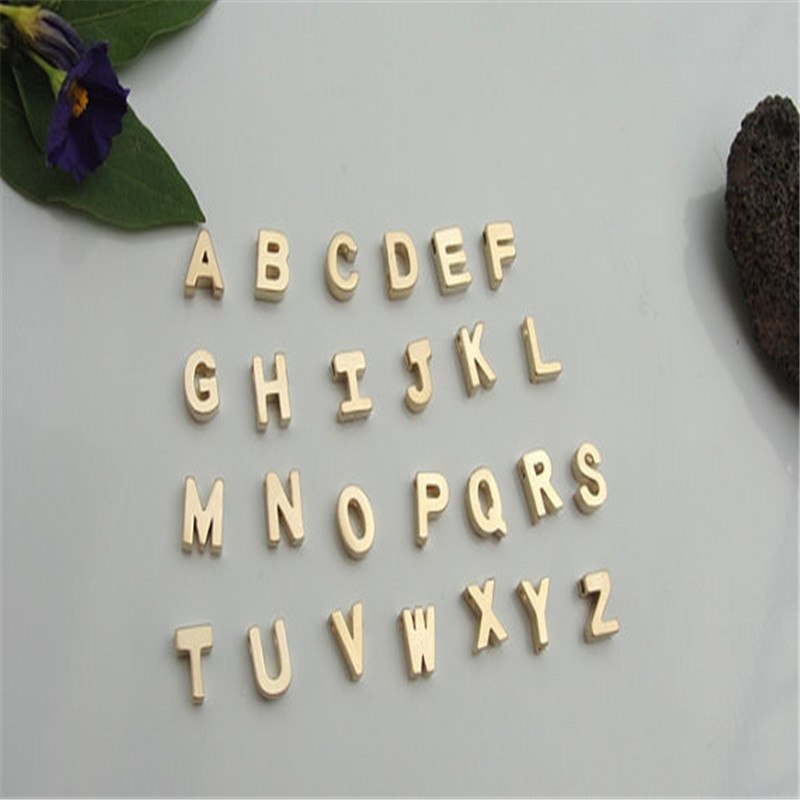 Herzförmige Buchstaben-Halskette
